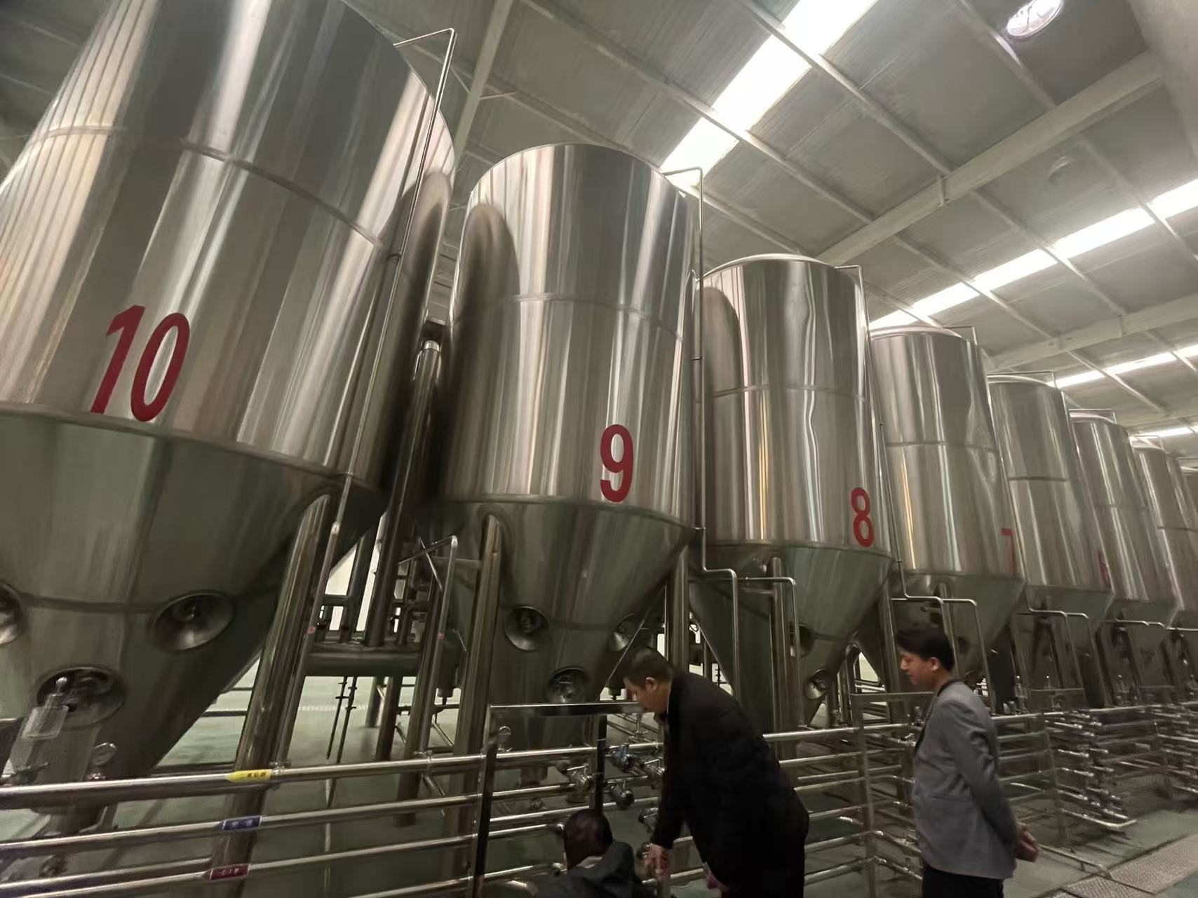 常德精酿啤酒设备厂—平面布置、设备设计、制造、调试、培训等一条龙服务